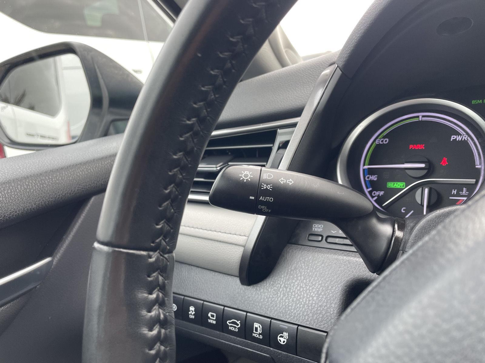 Vehicle photo 16