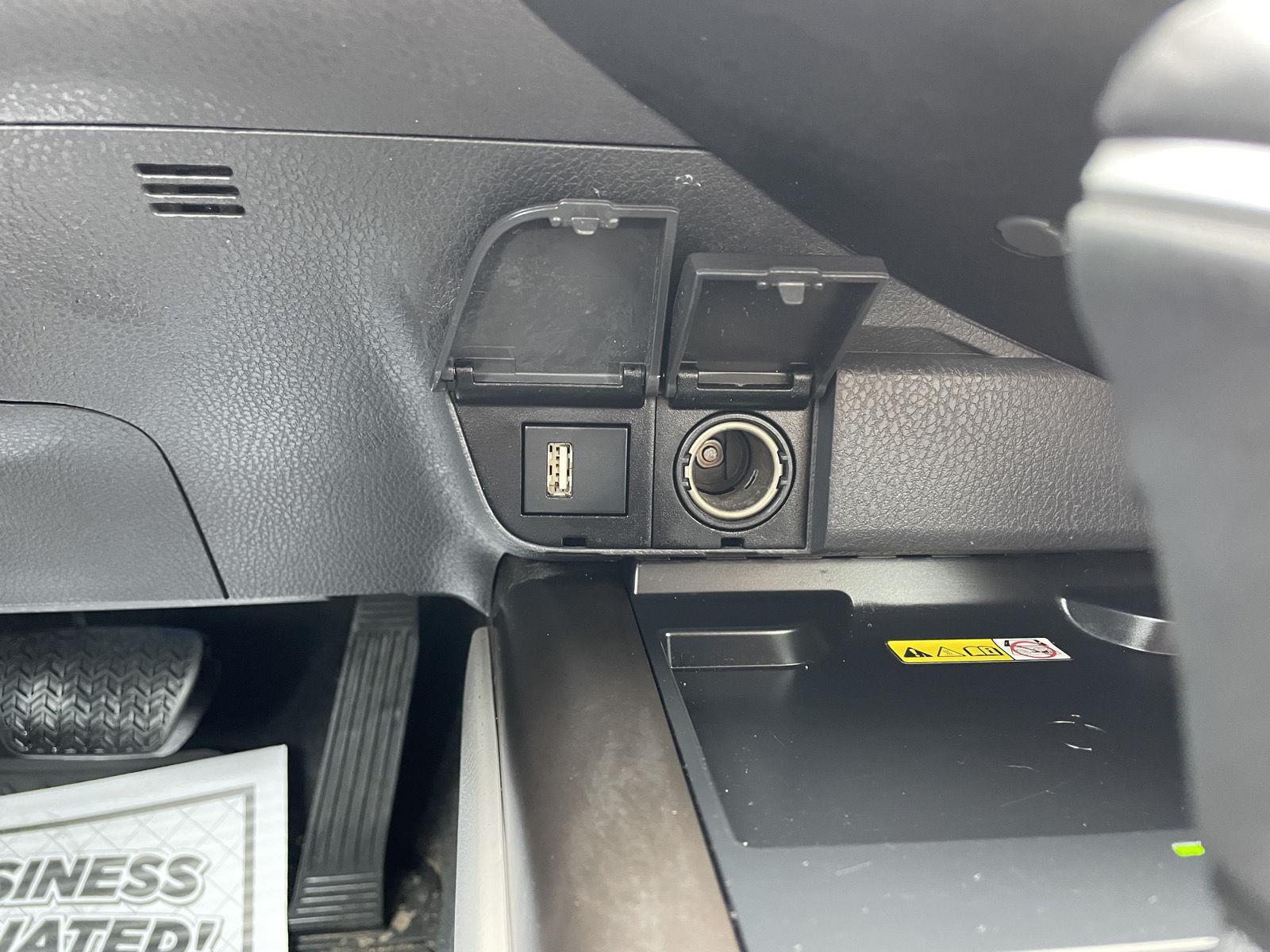 Vehicle photo 28