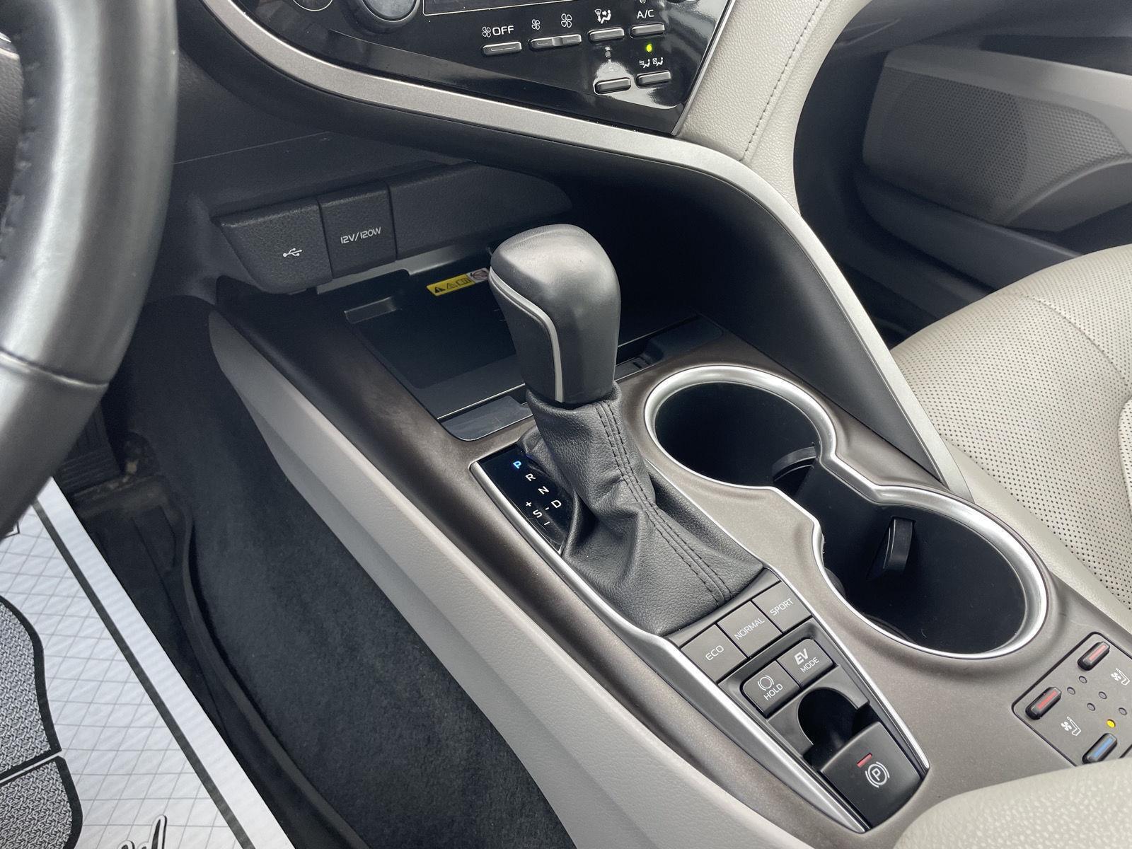 Vehicle photo 32