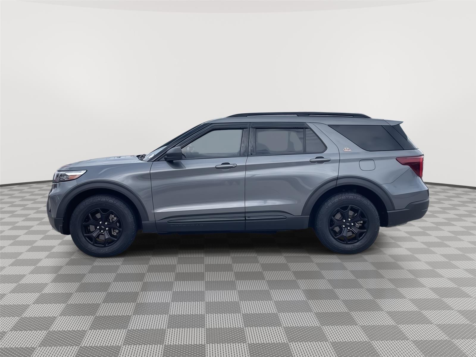 Vehicle photo 2