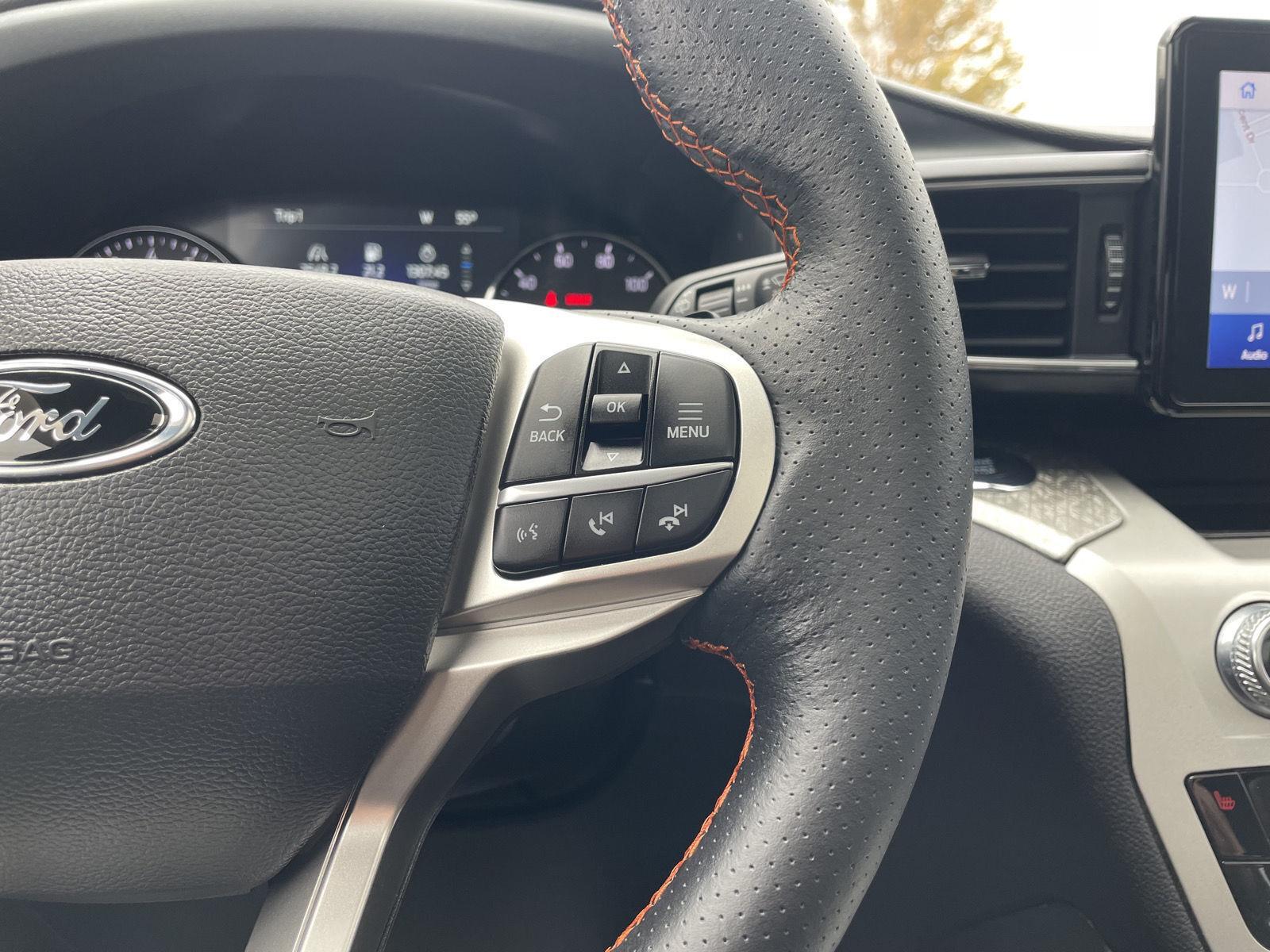 Vehicle photo 14