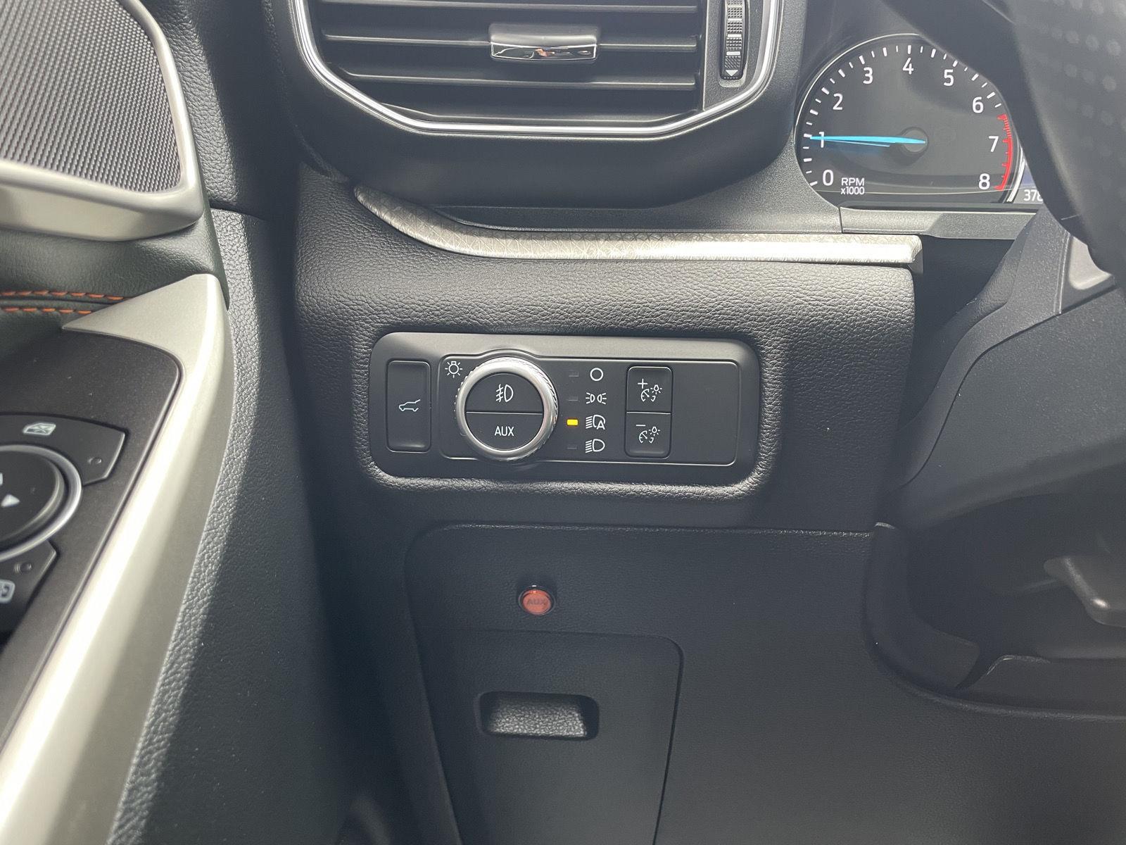 Vehicle photo 16
