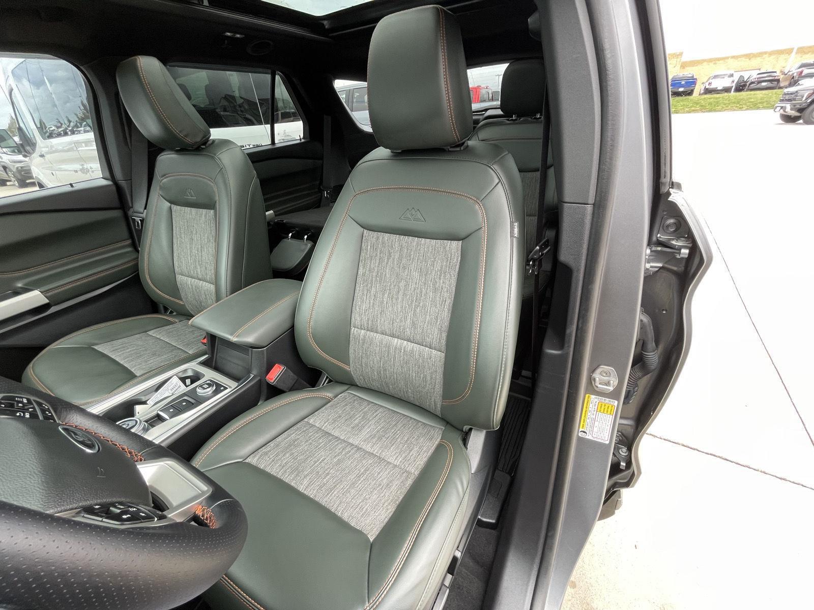 Vehicle photo 18