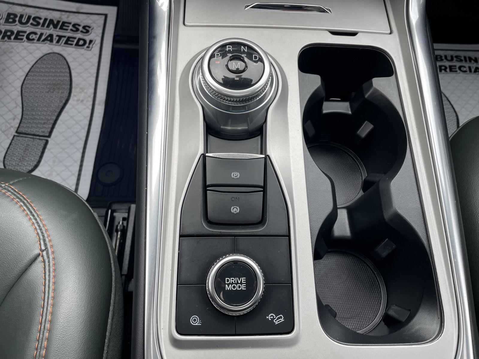Vehicle photo 33