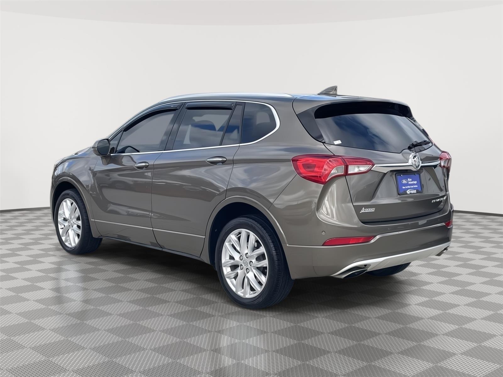 Vehicle photo 9