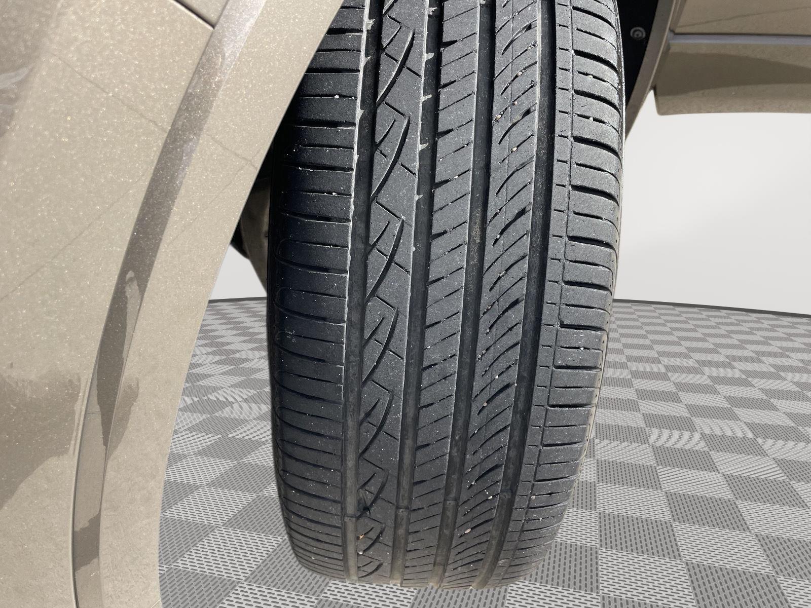 Vehicle photo 11