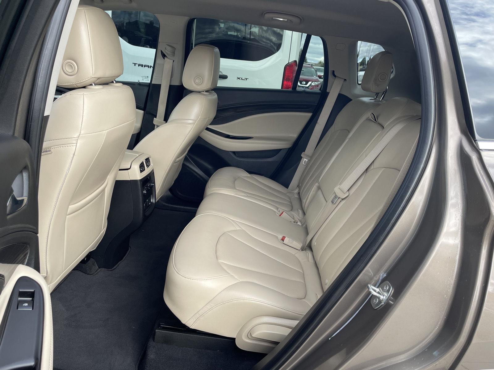 Vehicle photo 20