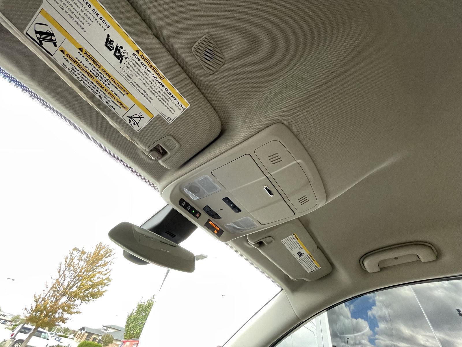 Vehicle photo 22