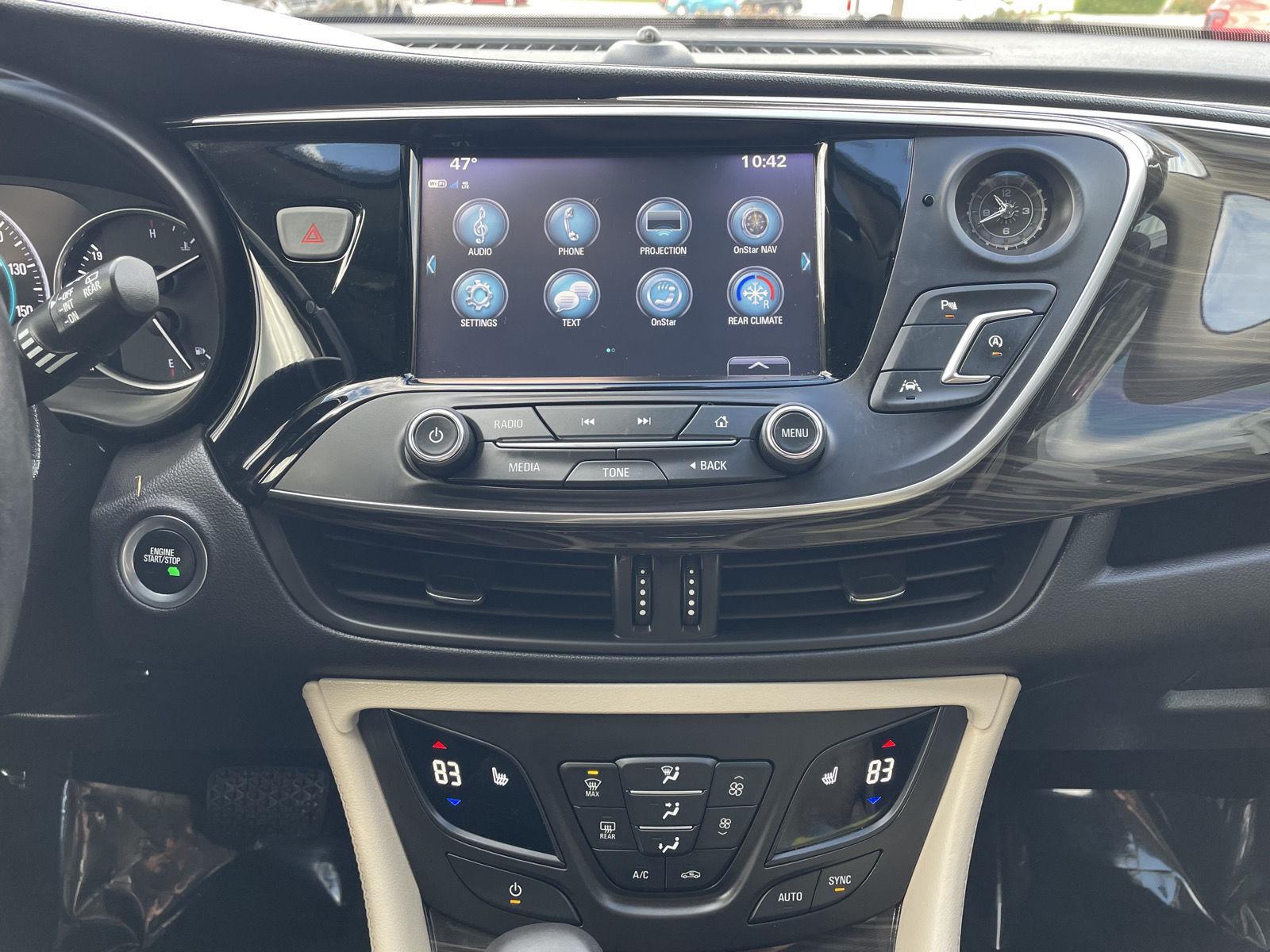 Vehicle photo 23