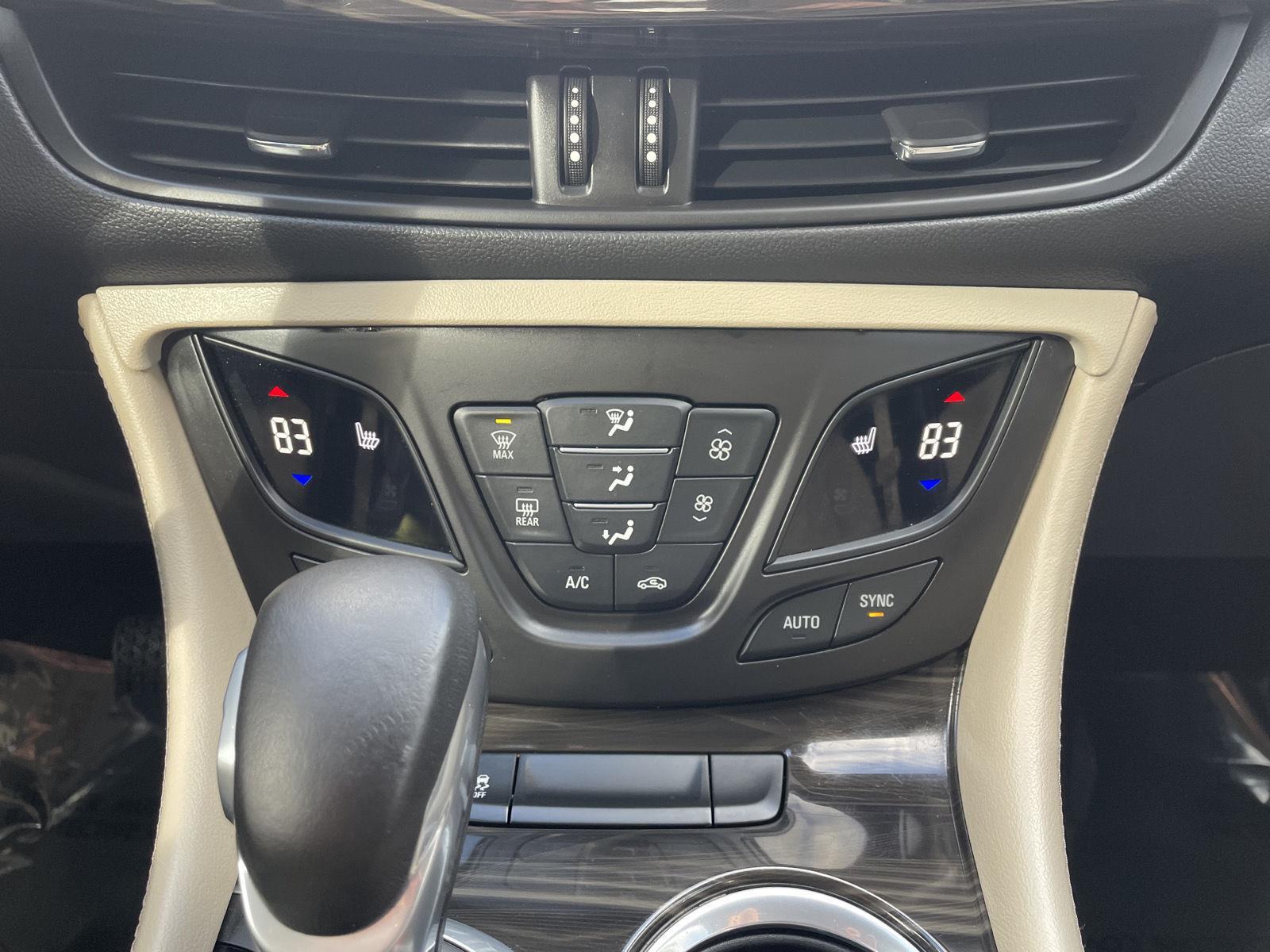 Vehicle photo 27