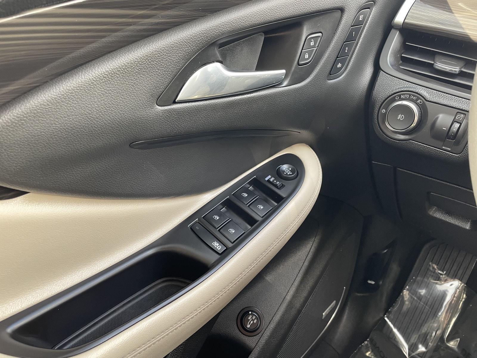 Vehicle photo 29
