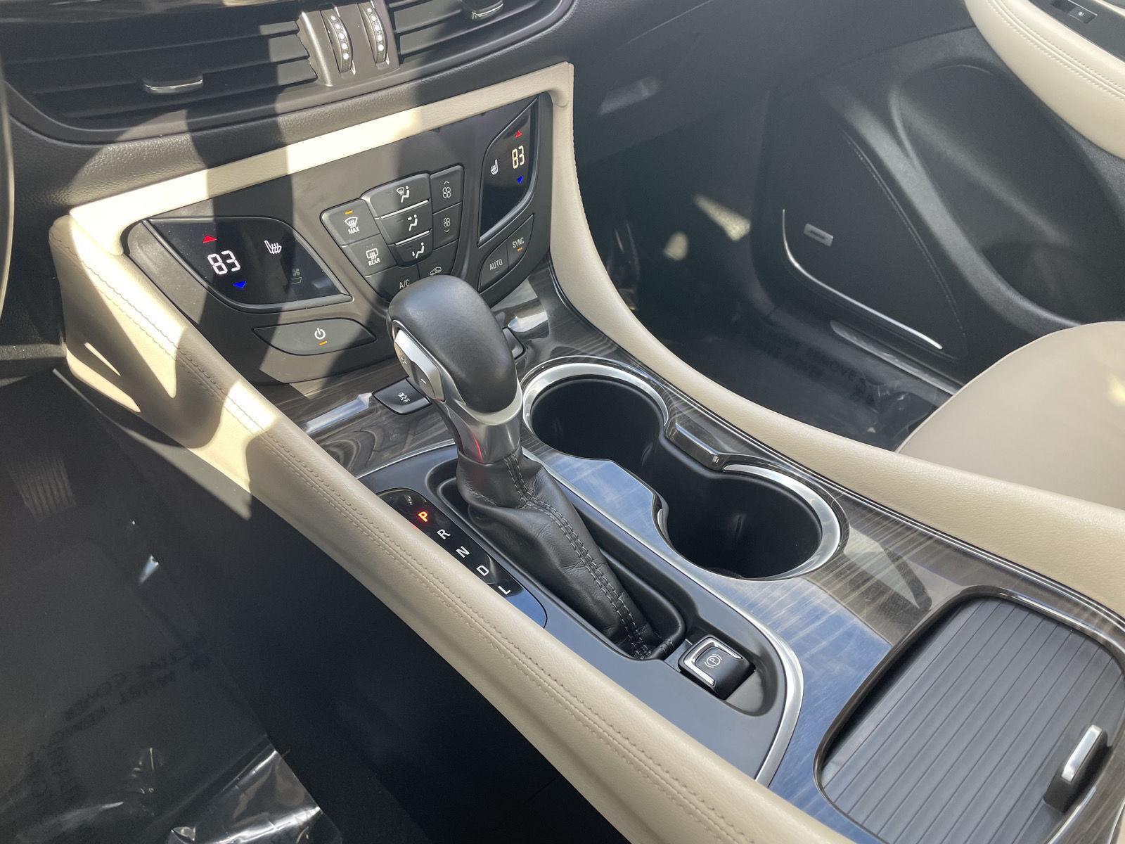 Vehicle photo 30