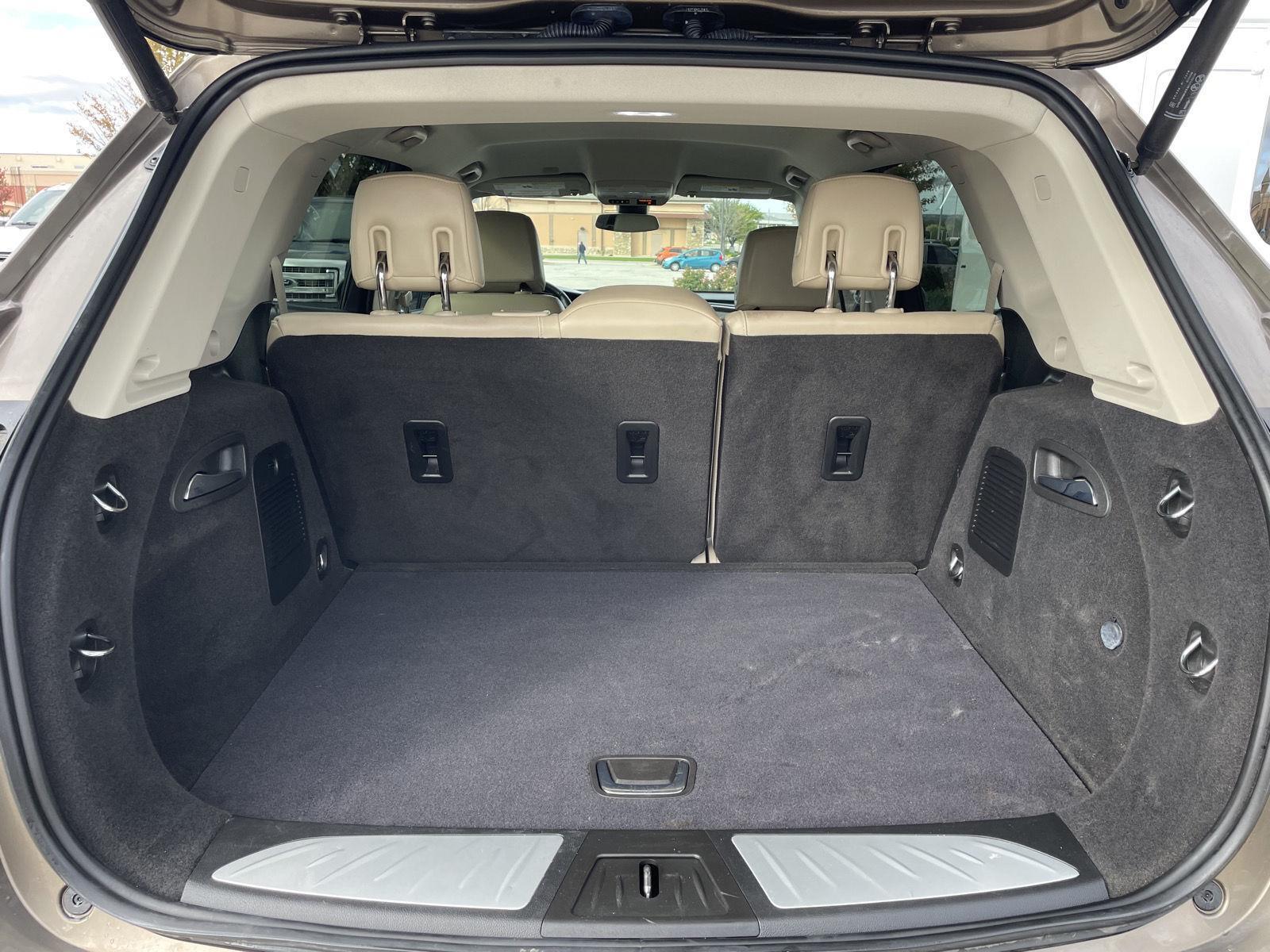 Vehicle photo 35
