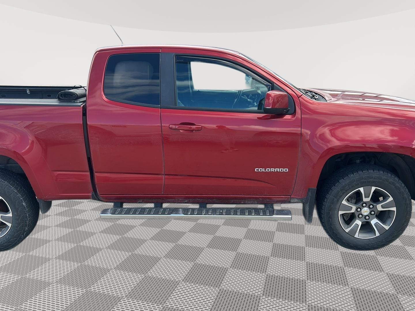 Vehicle photo 4