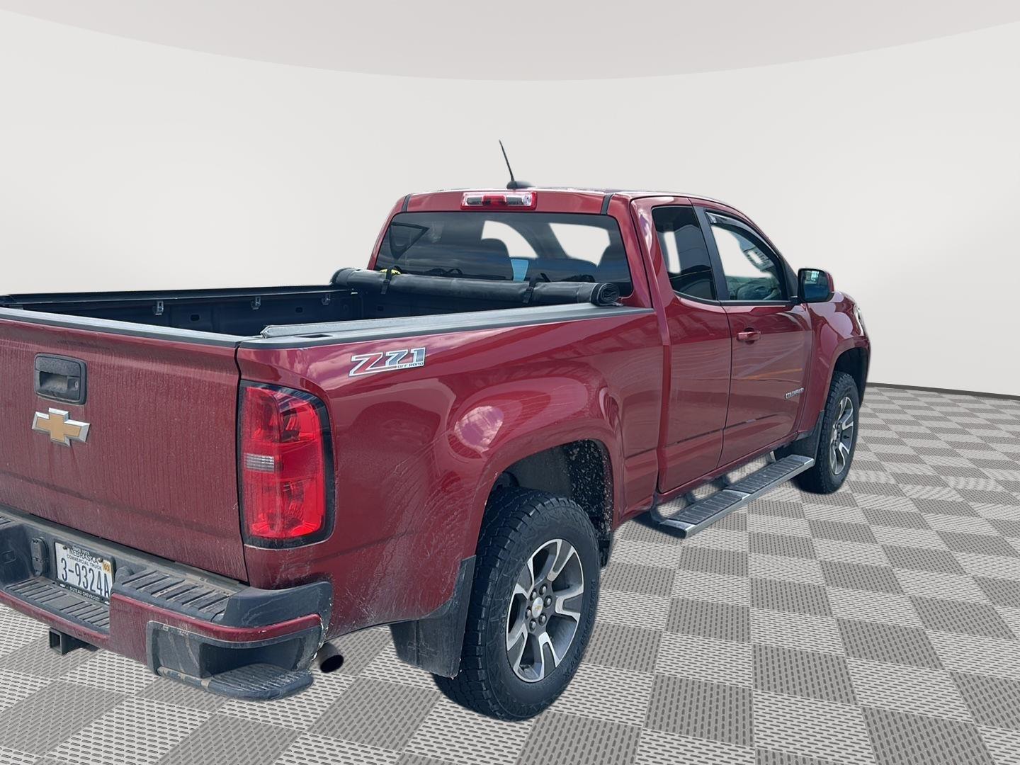 Vehicle photo 5