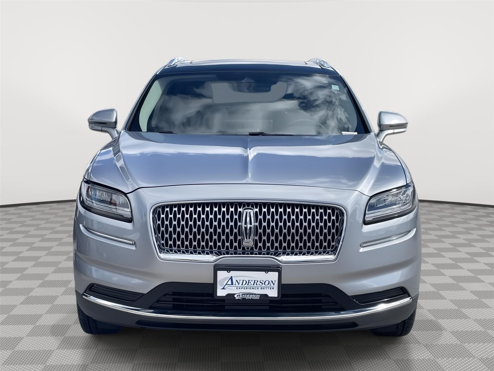 Vehicle photo 4