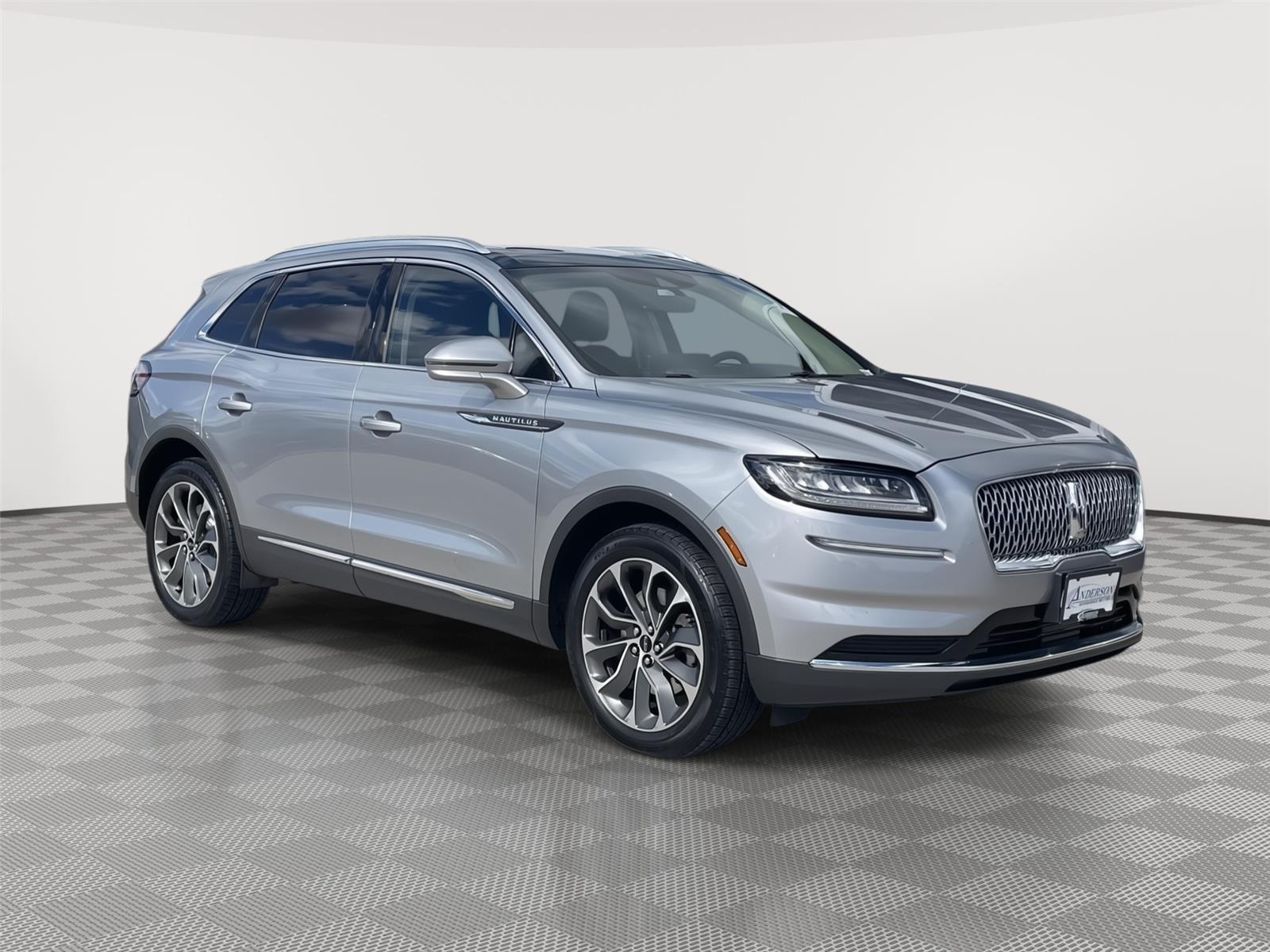 Vehicle photo 5