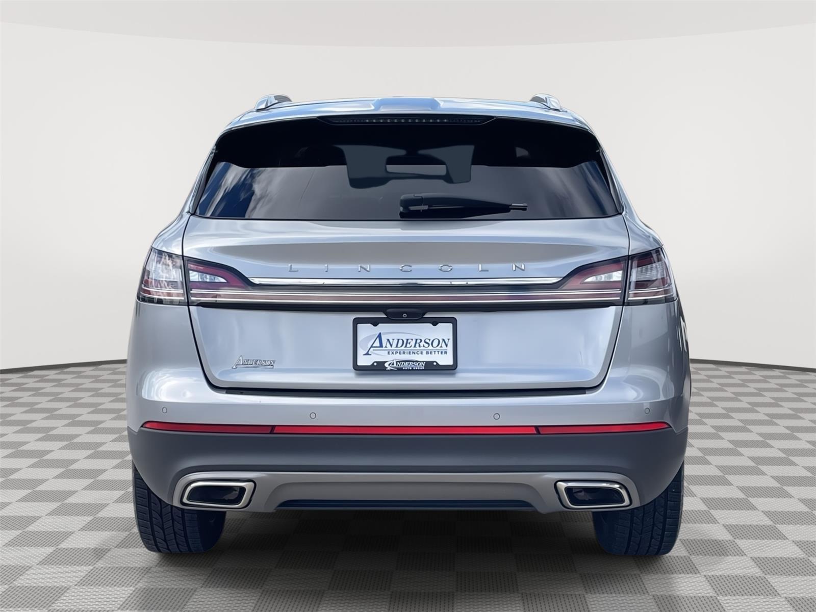 Vehicle photo 8
