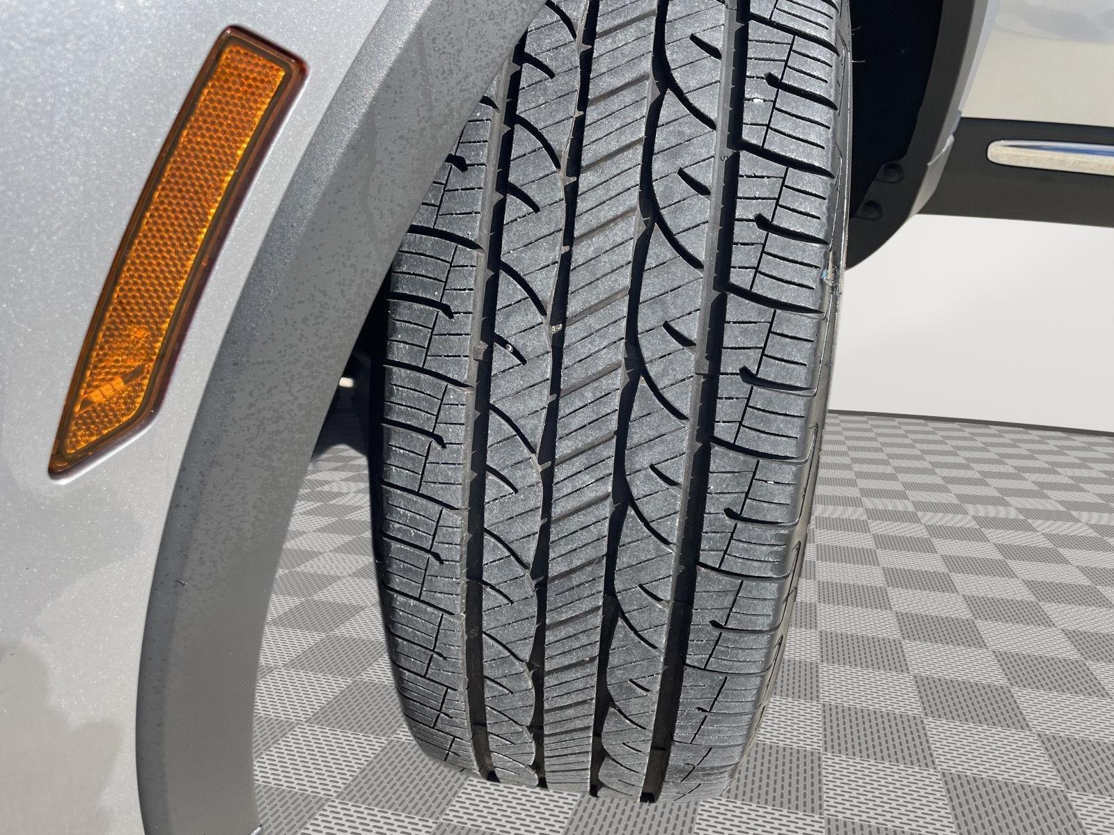 Vehicle photo 11