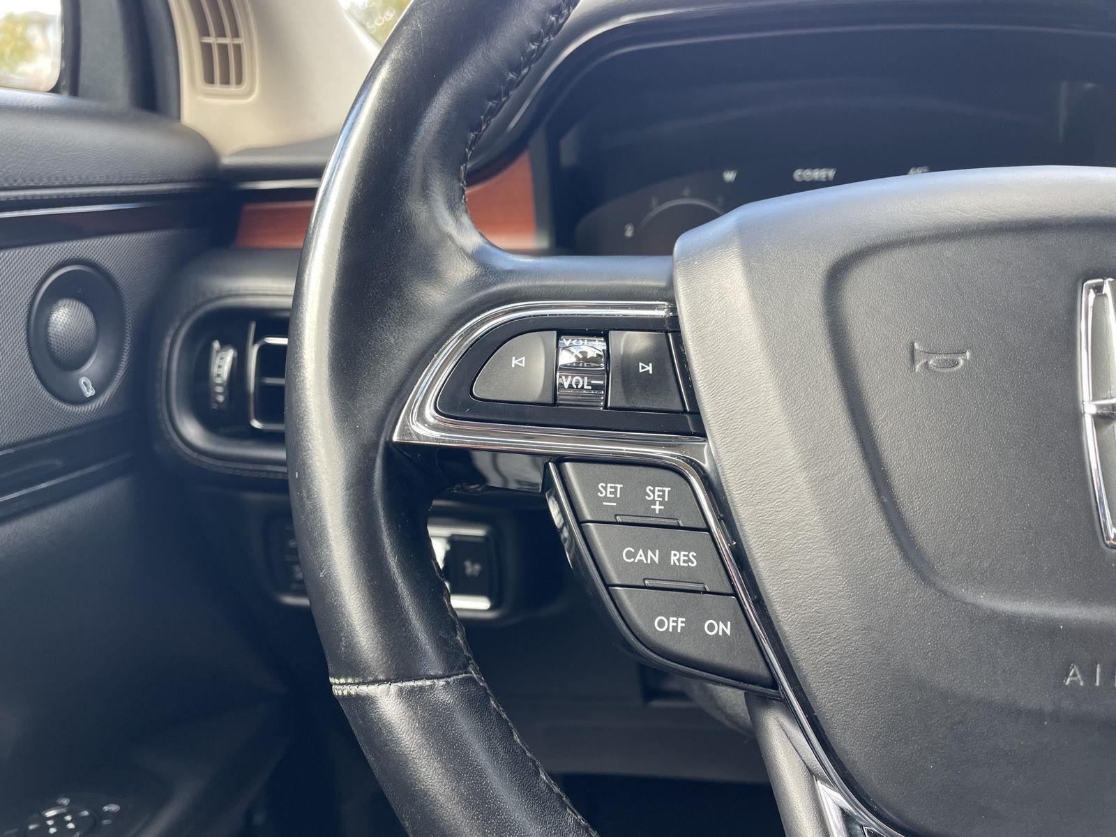 Vehicle photo 13