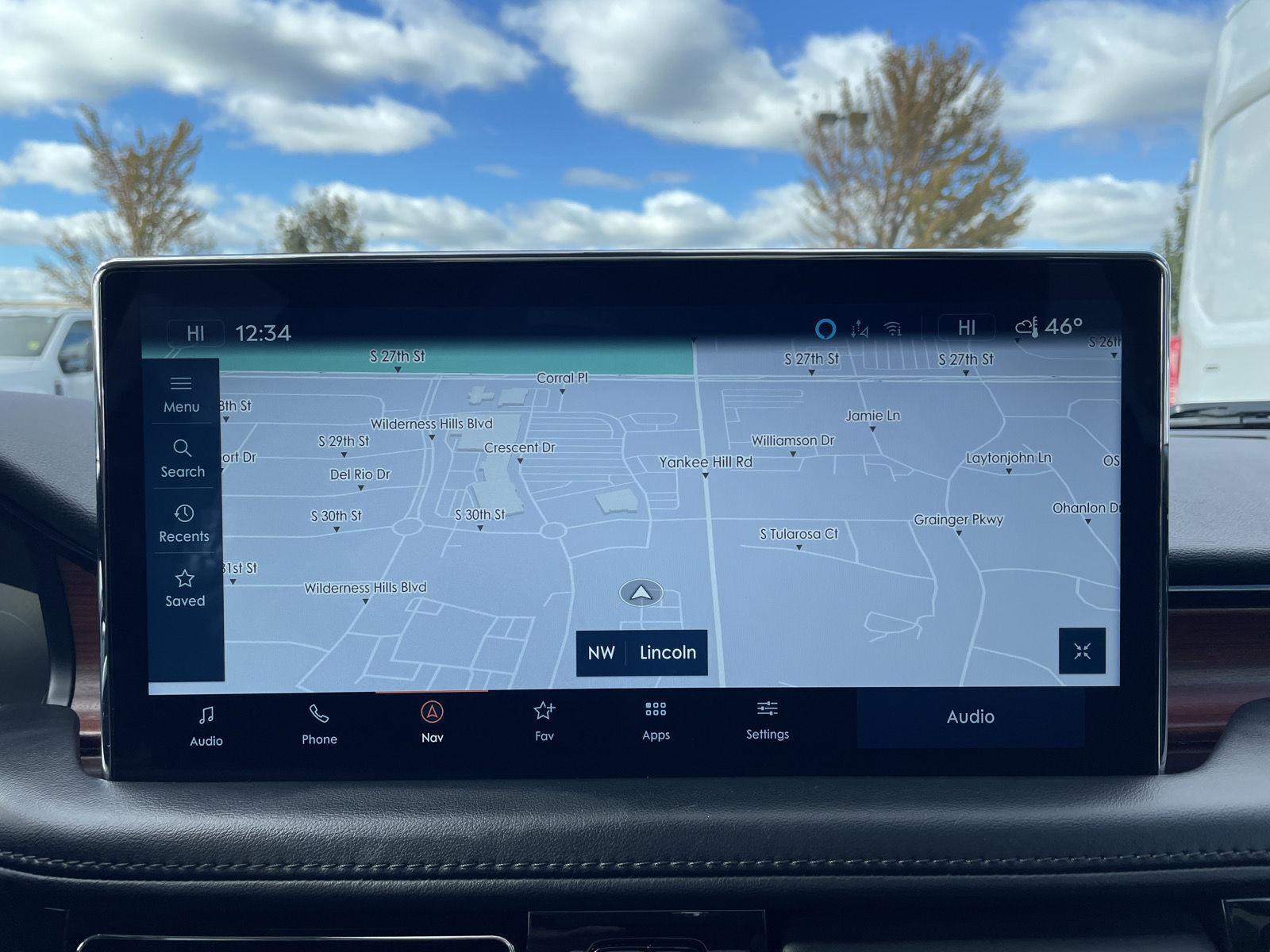 Vehicle photo 26