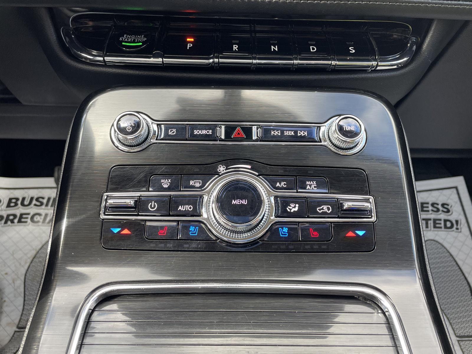 Vehicle photo 28