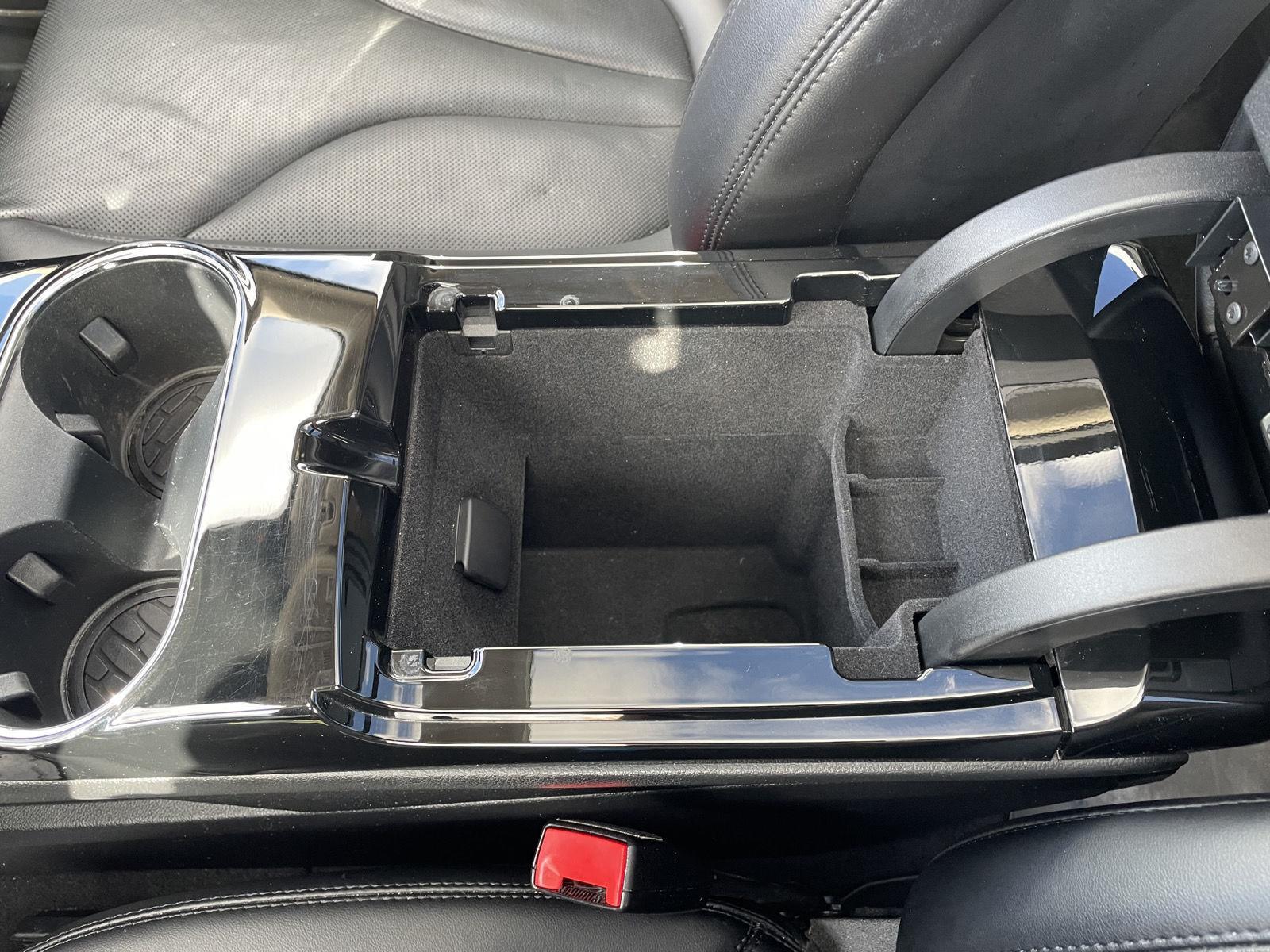 Vehicle photo 34