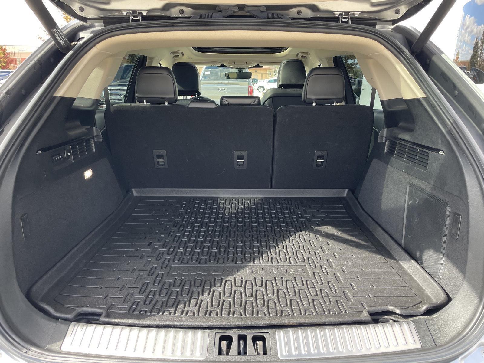 Vehicle photo 38
