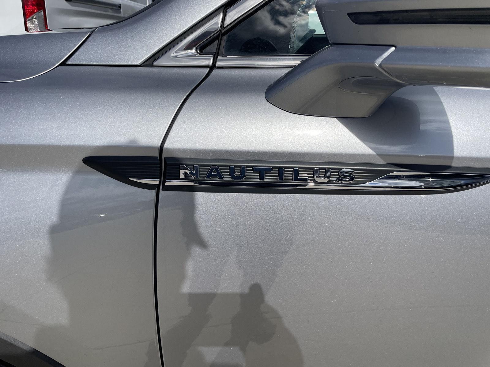 Vehicle photo 40