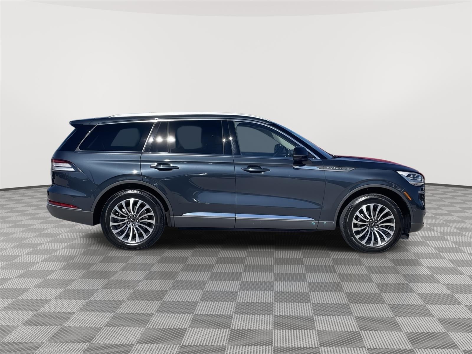 Vehicle photo 6