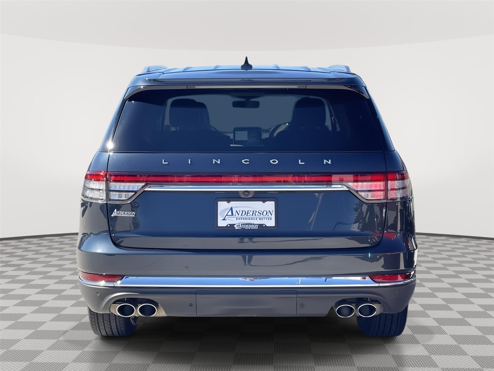 Vehicle photo 8