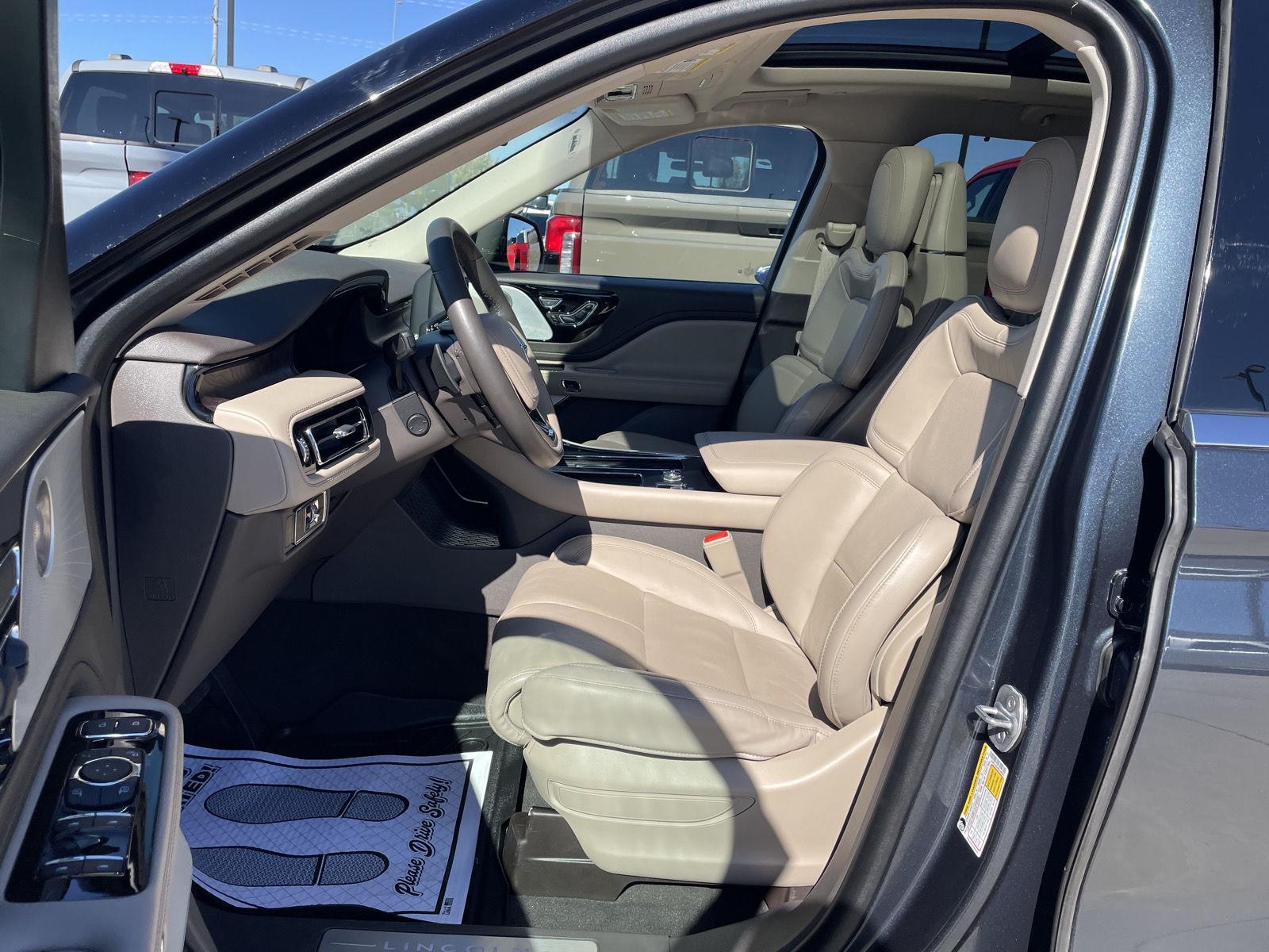 Vehicle photo 17