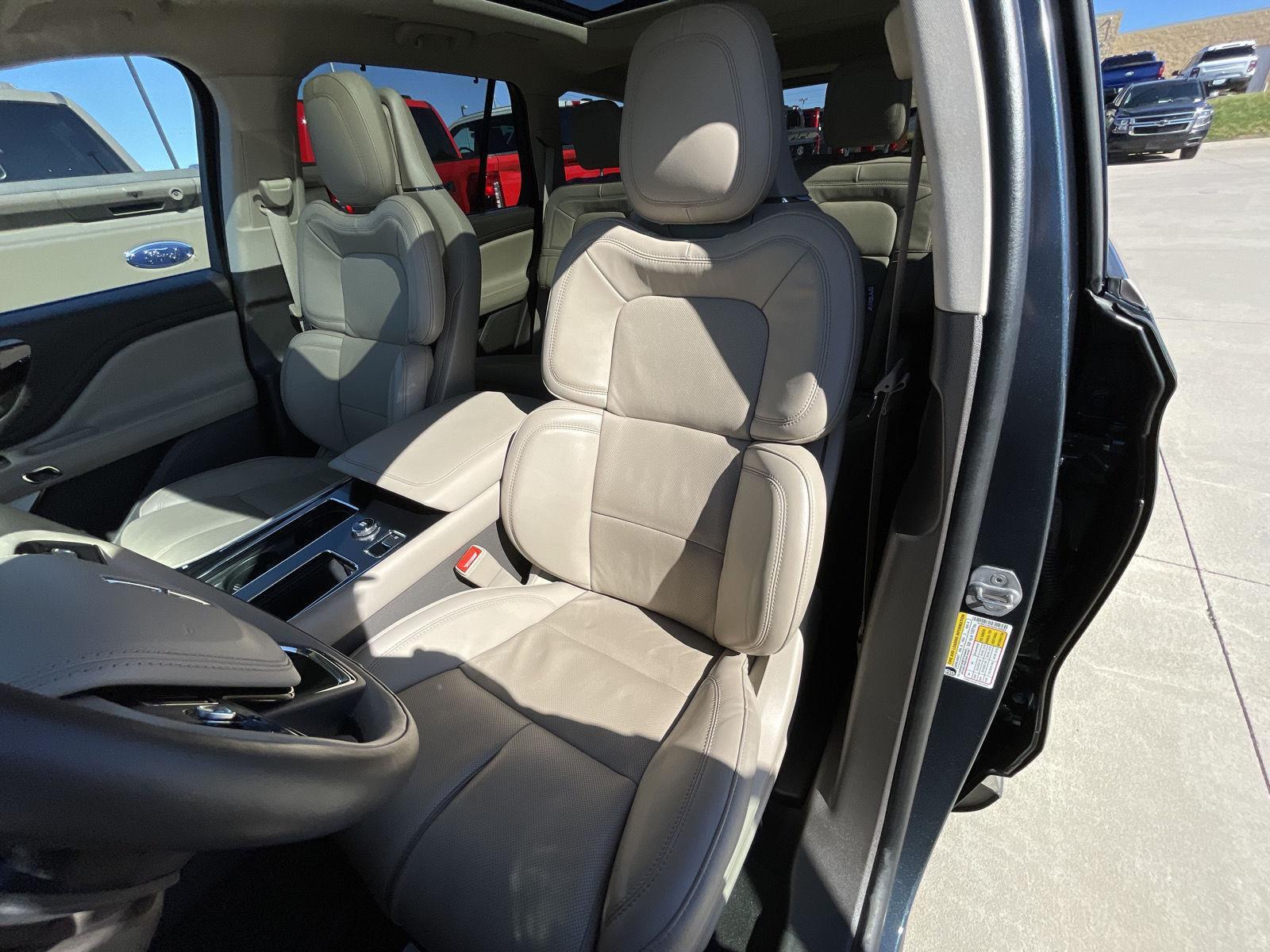 Vehicle photo 18