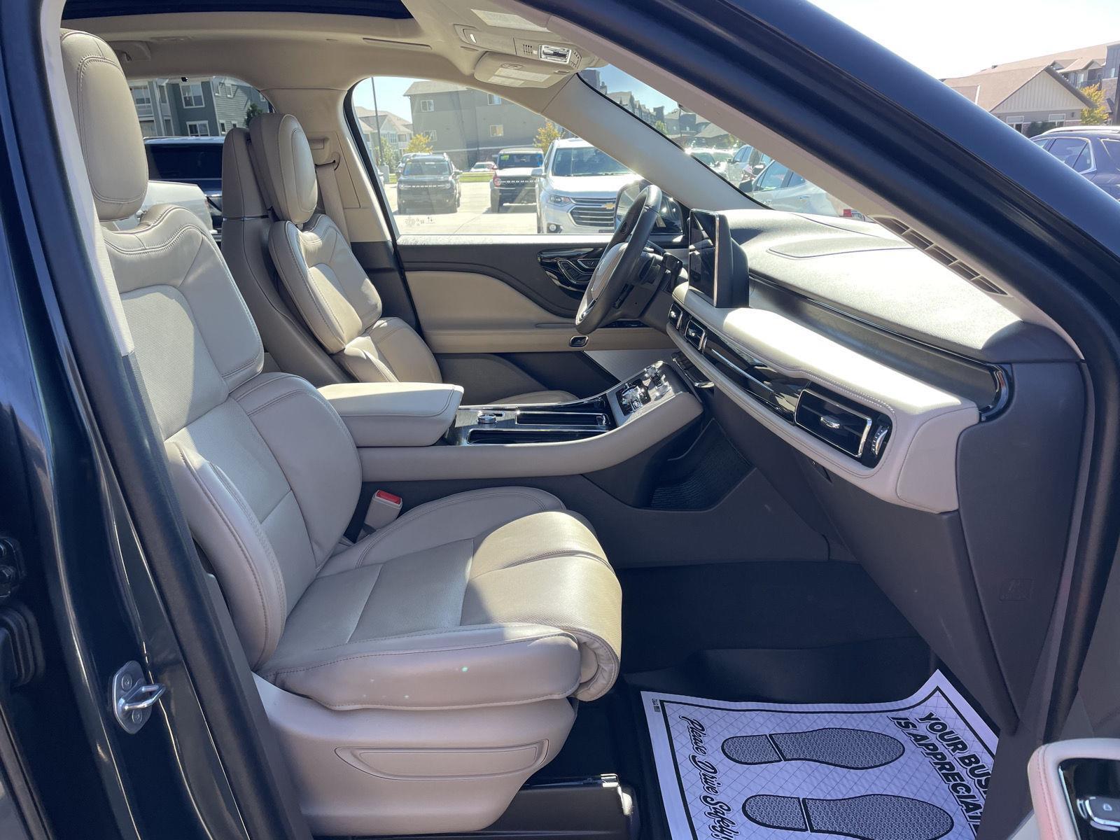 Vehicle photo 19