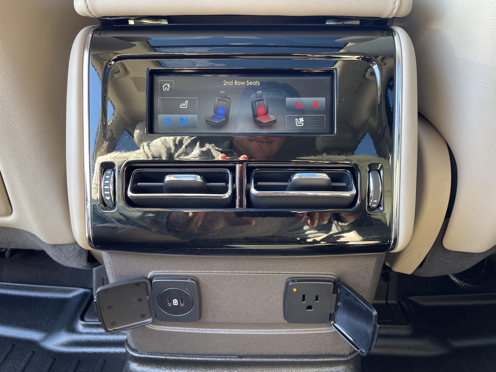 Vehicle photo 21