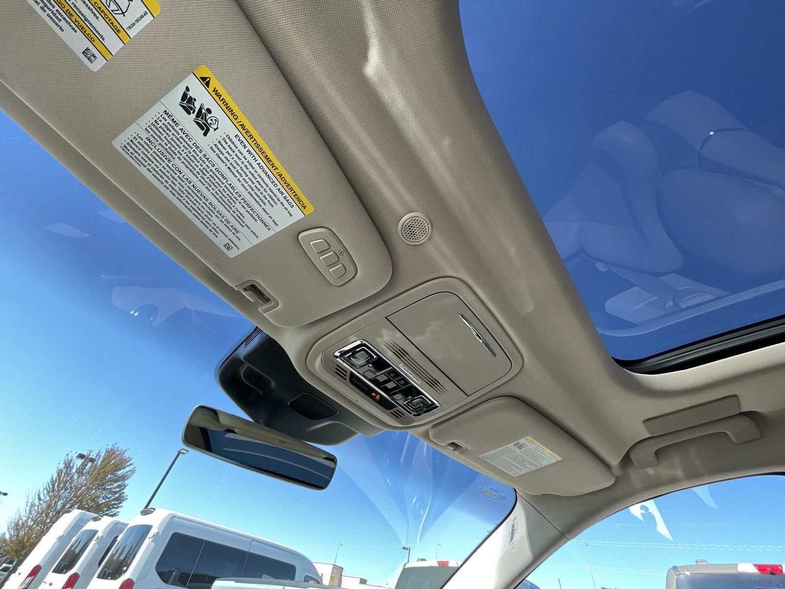 Vehicle photo 23