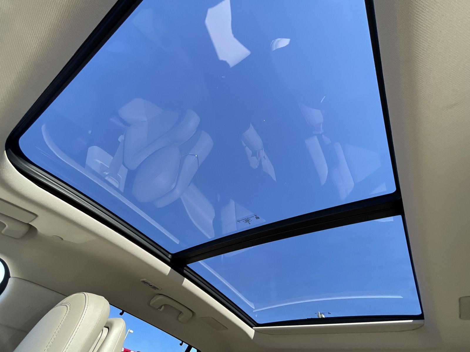 Vehicle photo 24