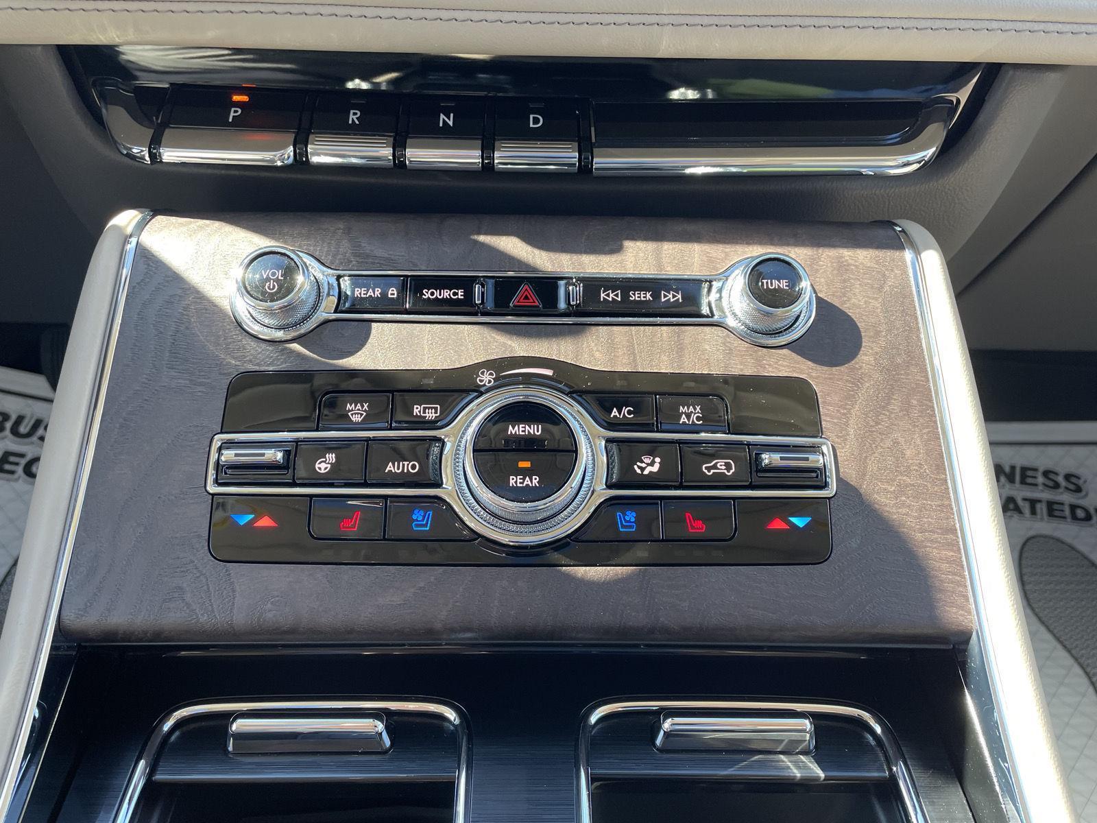 Vehicle photo 31