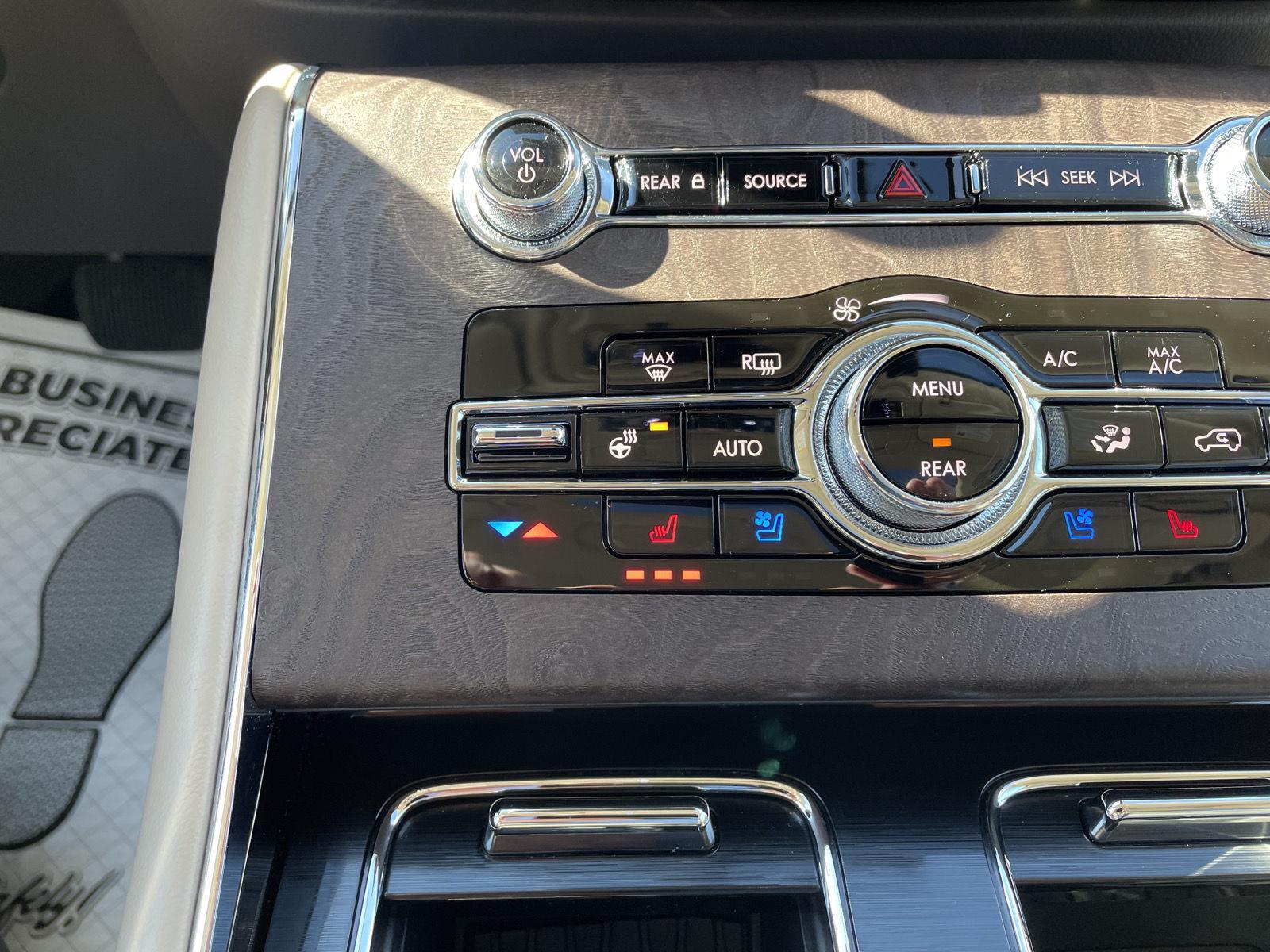 Vehicle photo 32