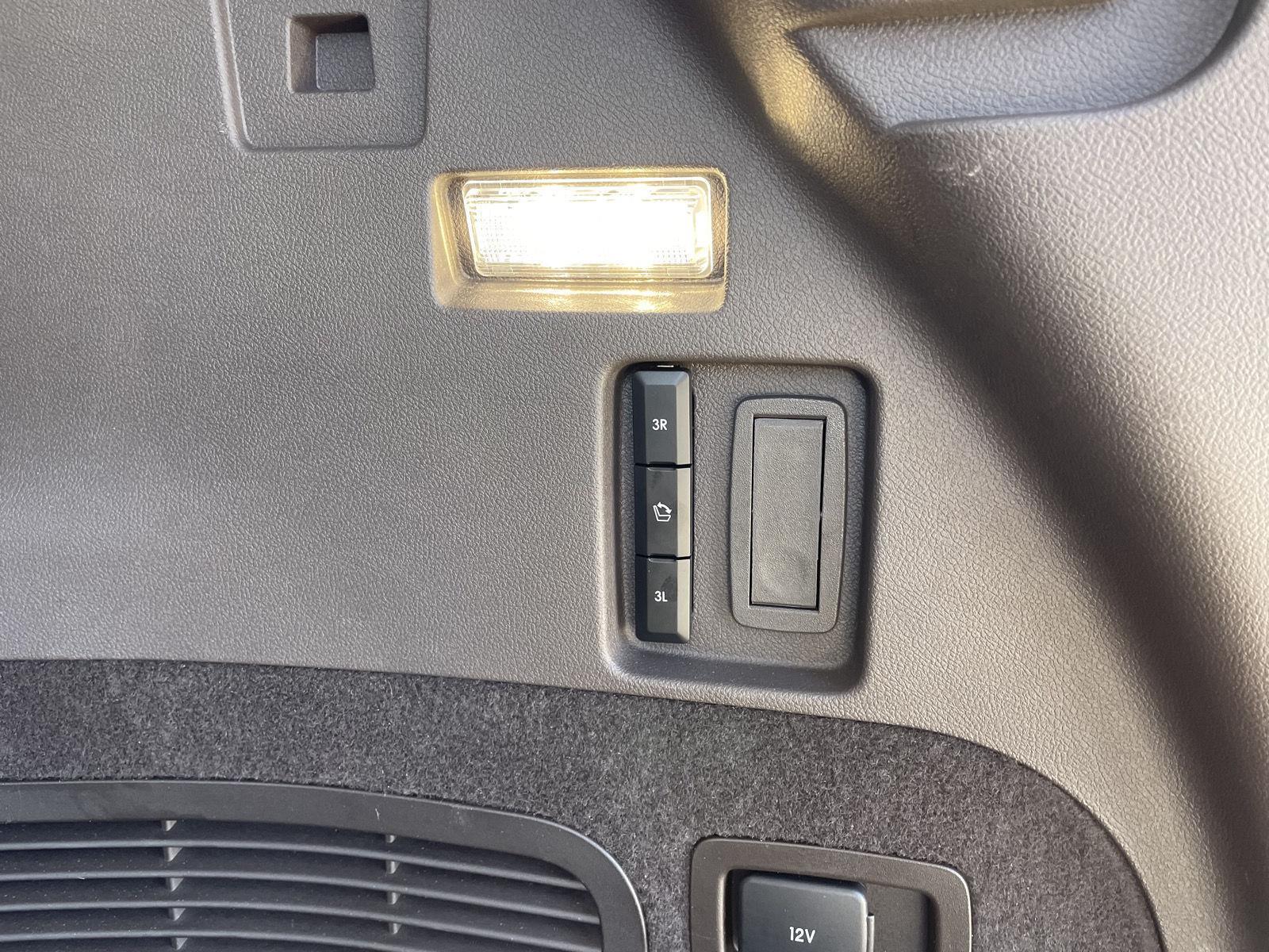 Vehicle photo 41