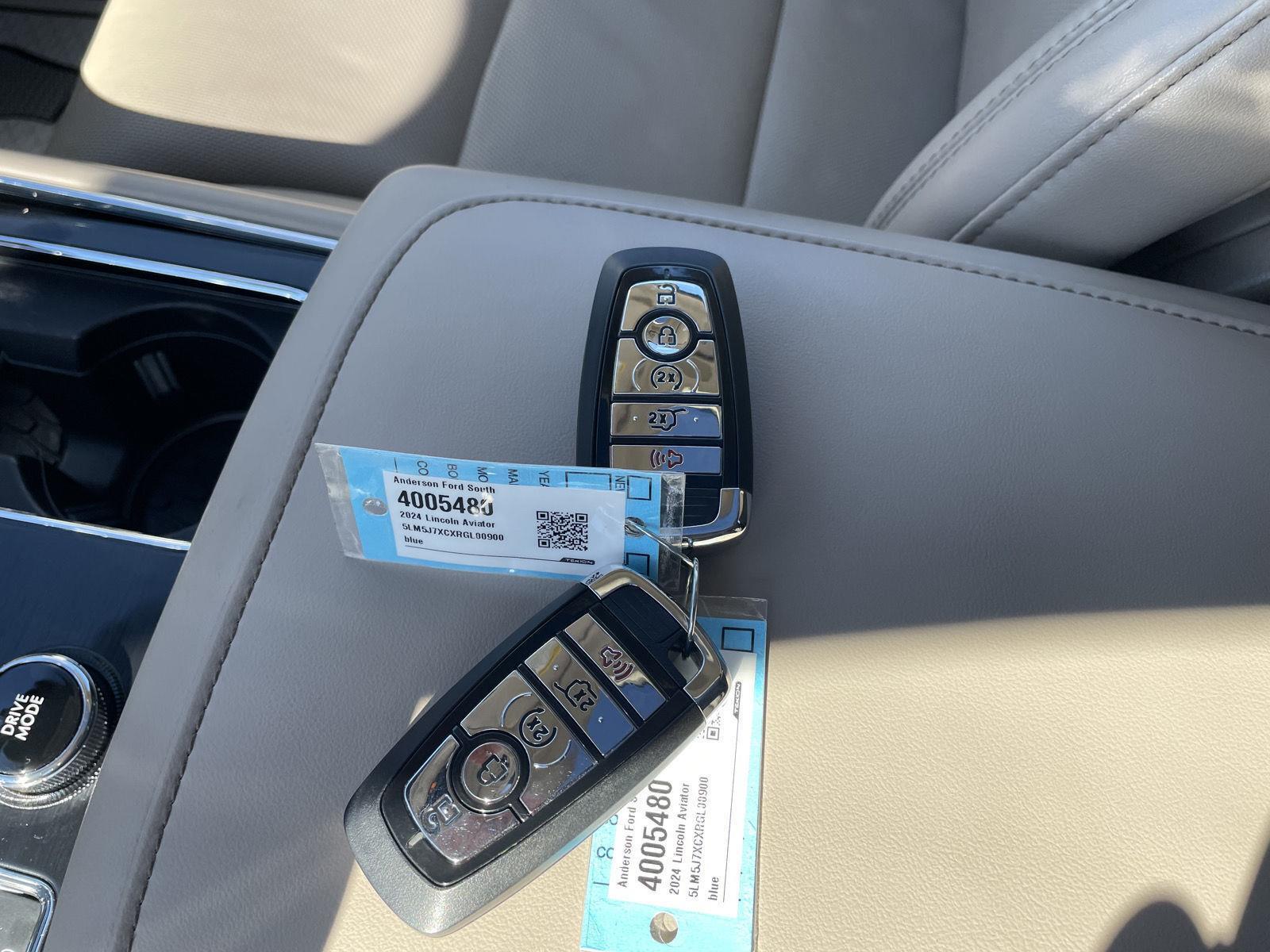 Vehicle photo 45
