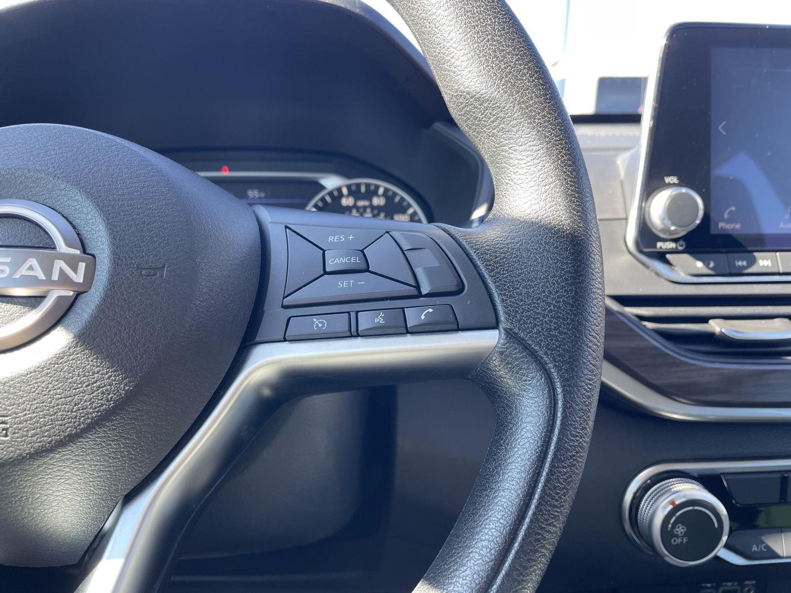 Vehicle photo 14