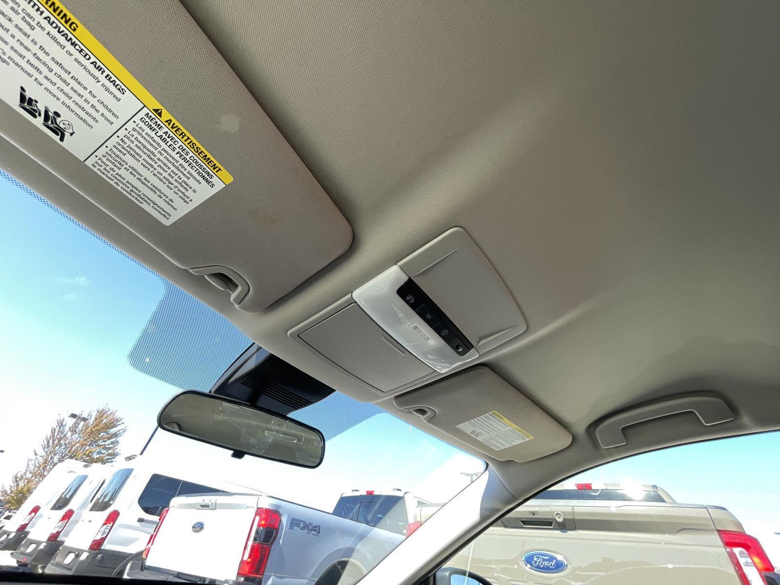 Vehicle photo 21
