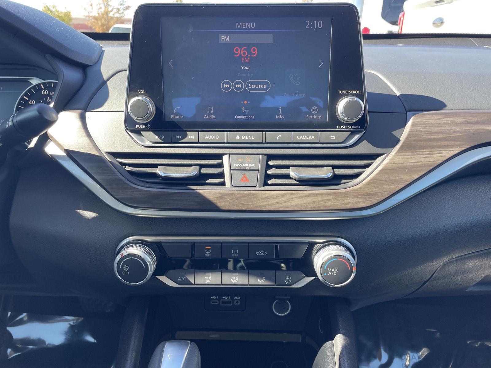 Vehicle photo 22