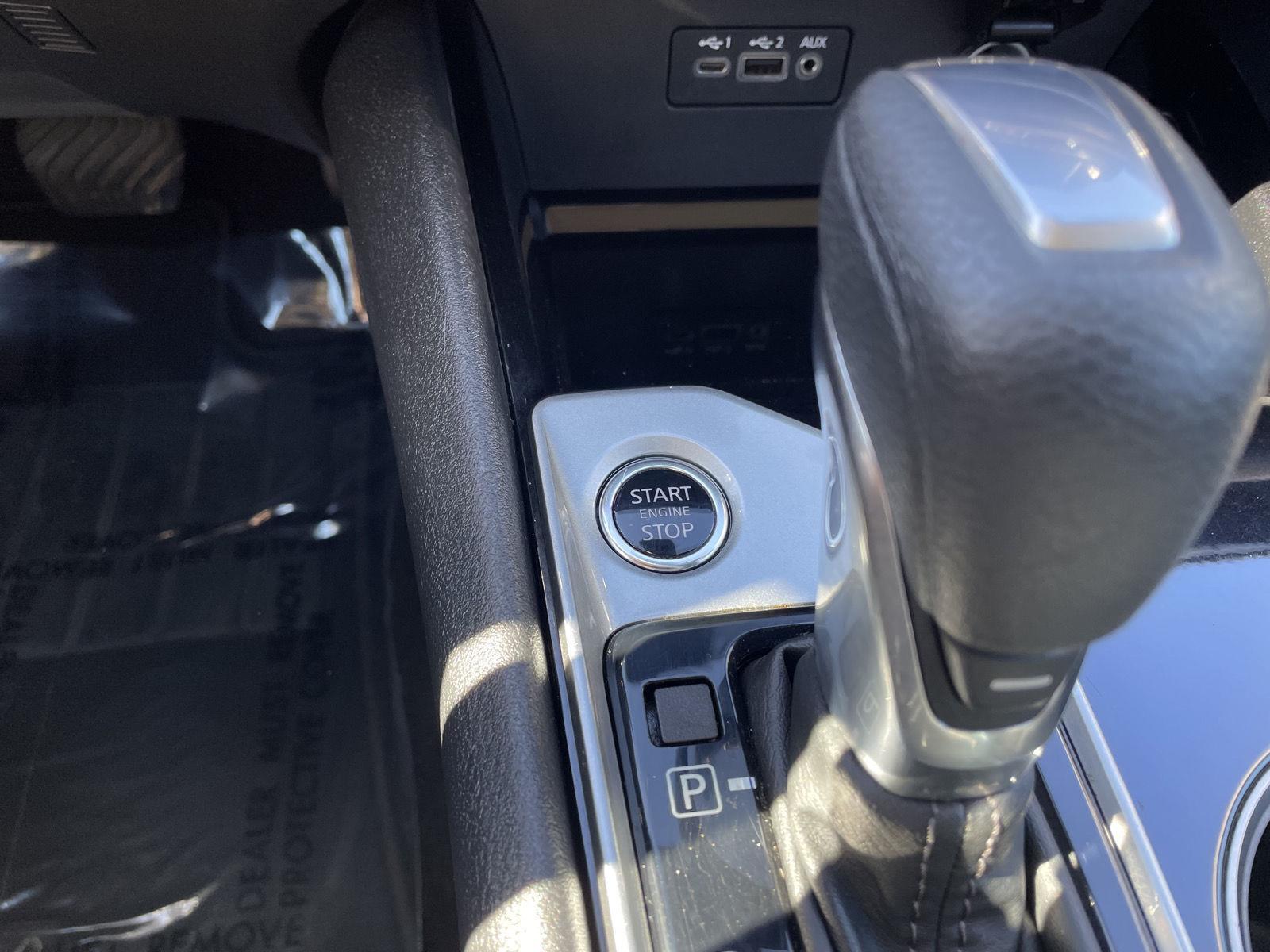 Vehicle photo 24