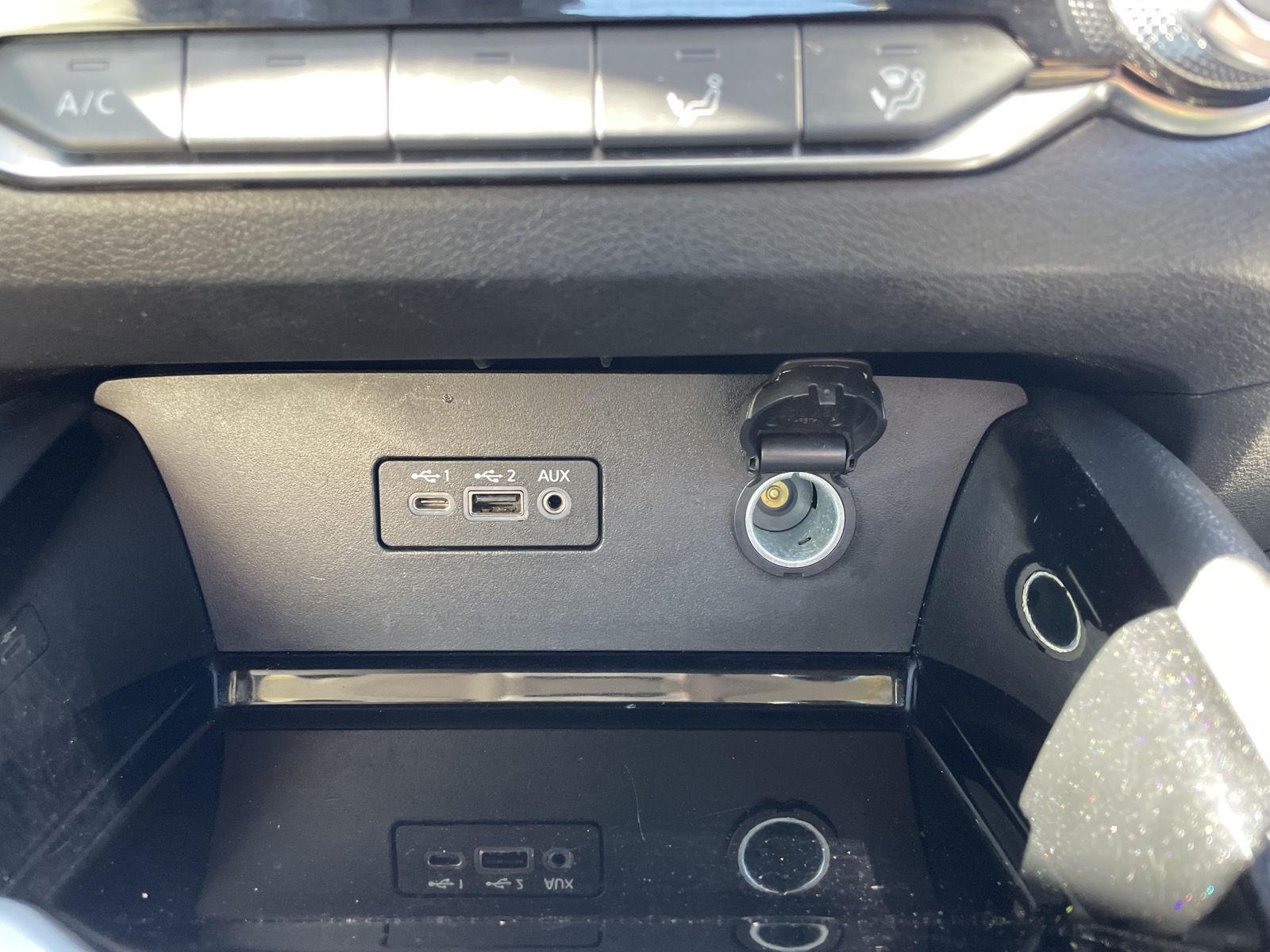 Vehicle photo 27