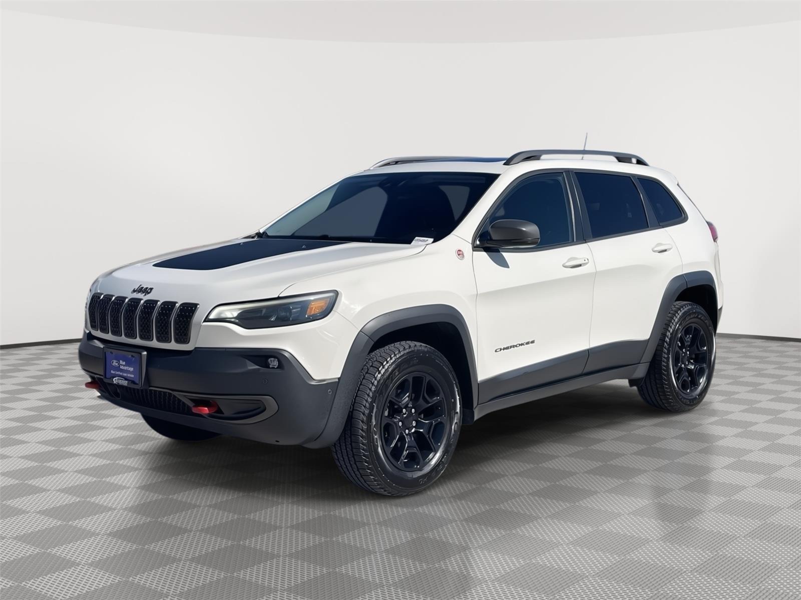 Pearl White 2019 Jeep Cherokee SUV / Crossover Four-Wheel Drive 9-Speed Automatic