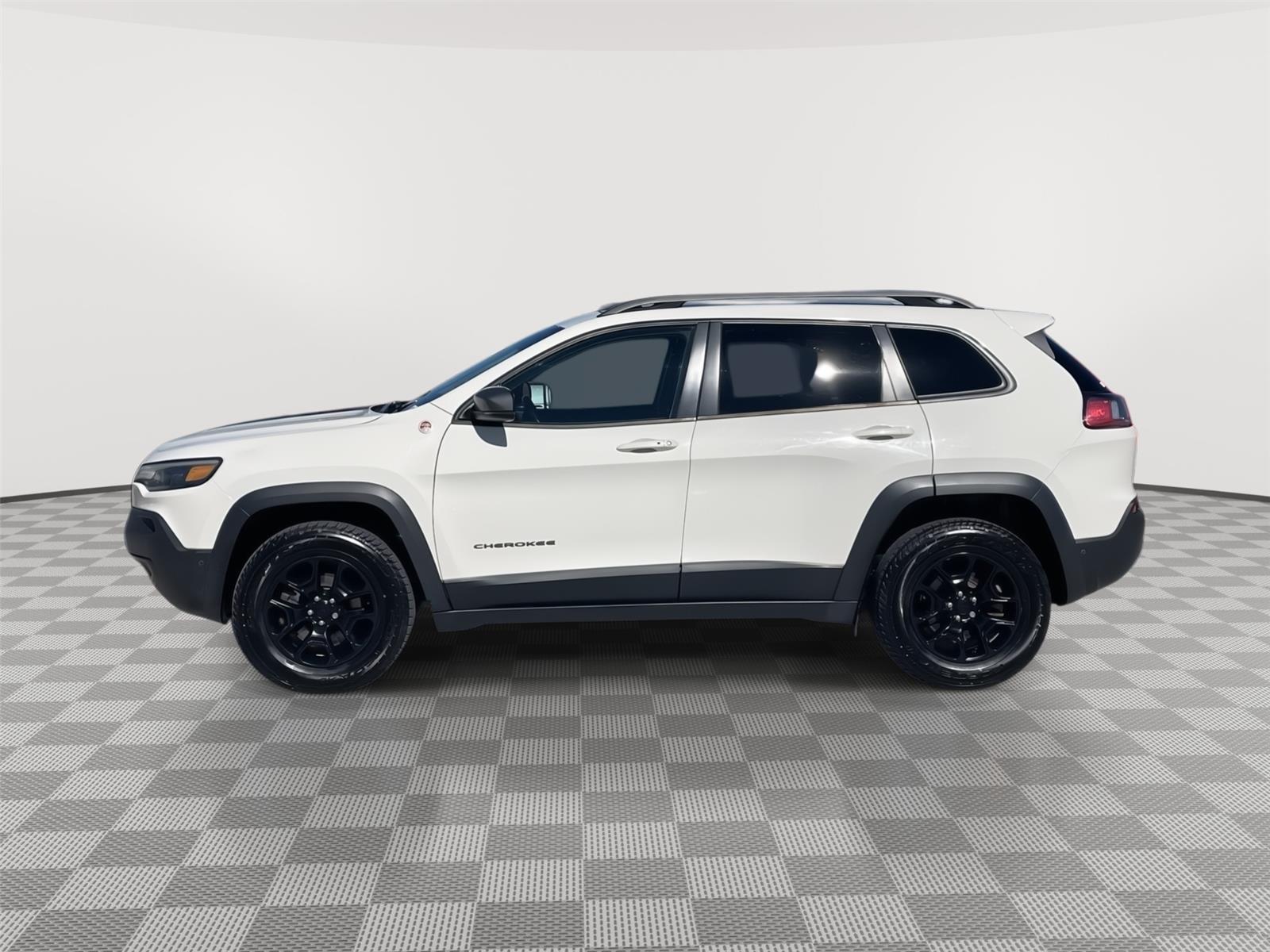 Vehicle photo 2