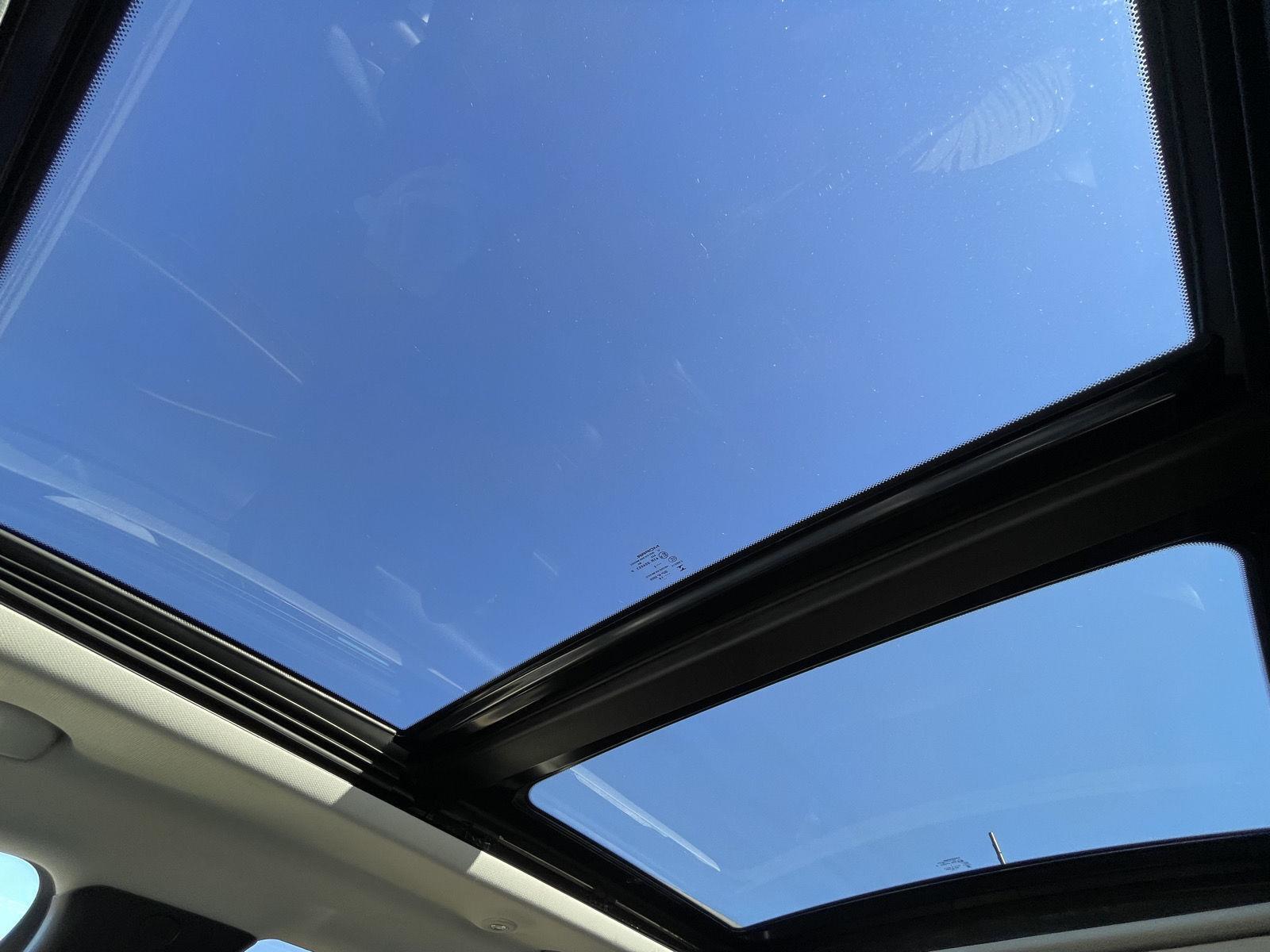 Vehicle photo 22