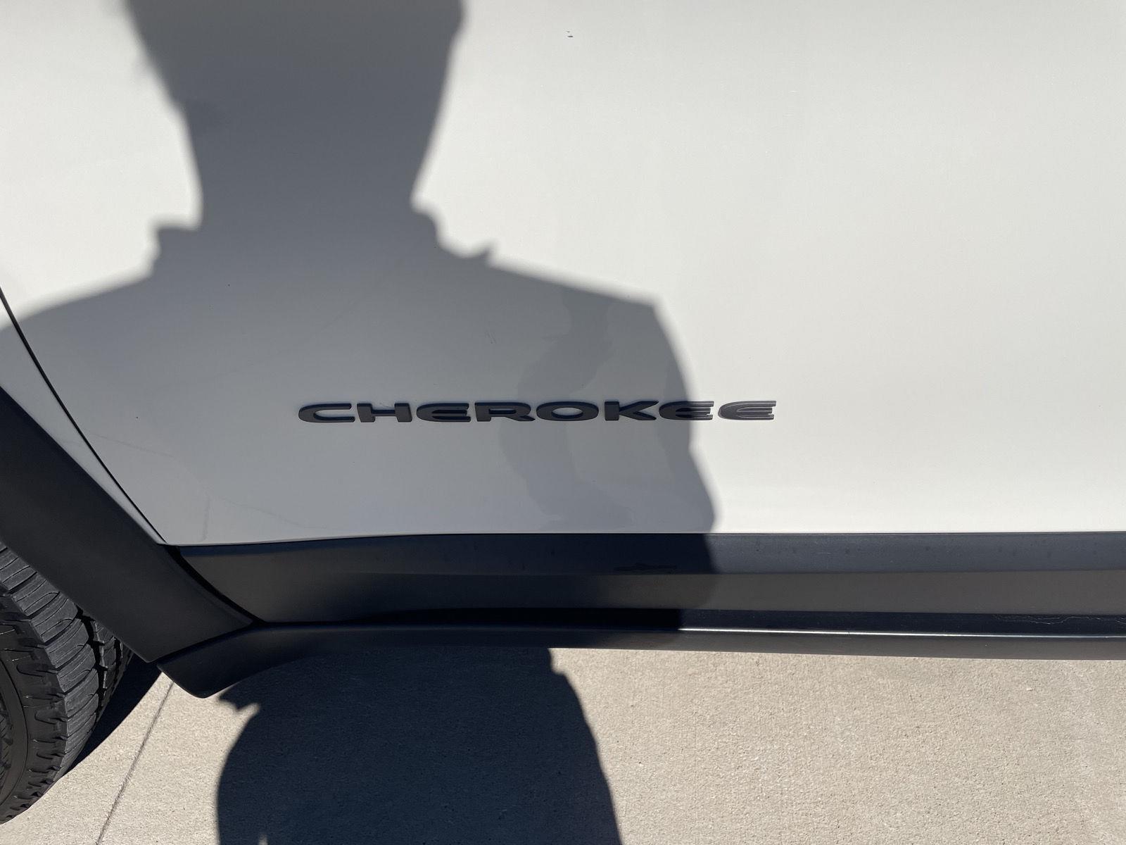 Vehicle photo 38